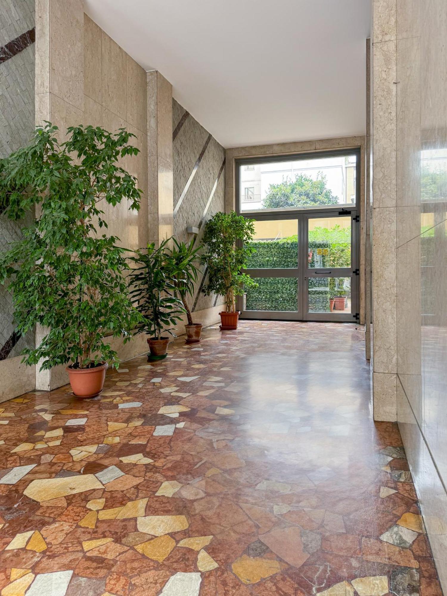 Klimt Central Station - Two Room Apartment Milão Exterior foto