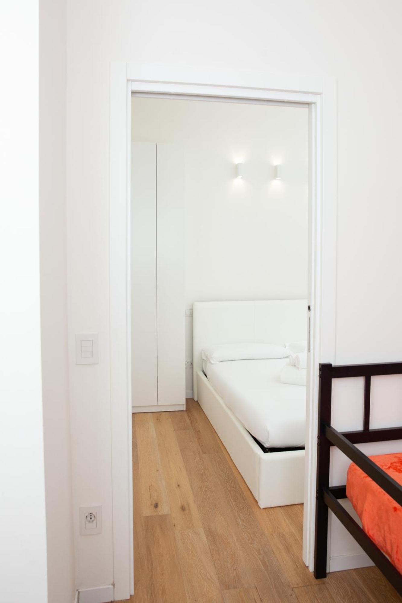 Klimt Central Station - Two Room Apartment Milão Exterior foto